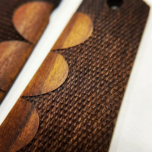 1911 Full Size Grips - Scalloped Checkered