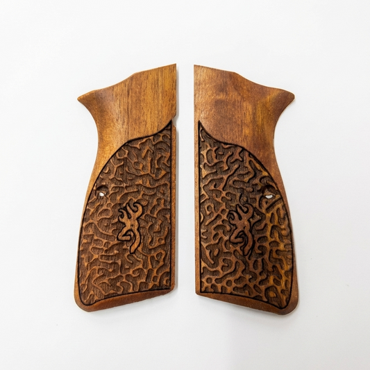 Browning Hi-Power Grips – Labyrinth with Logo