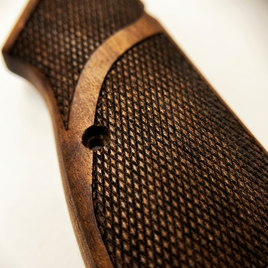 Browning Hi-Power Grips – Half Tang Cut