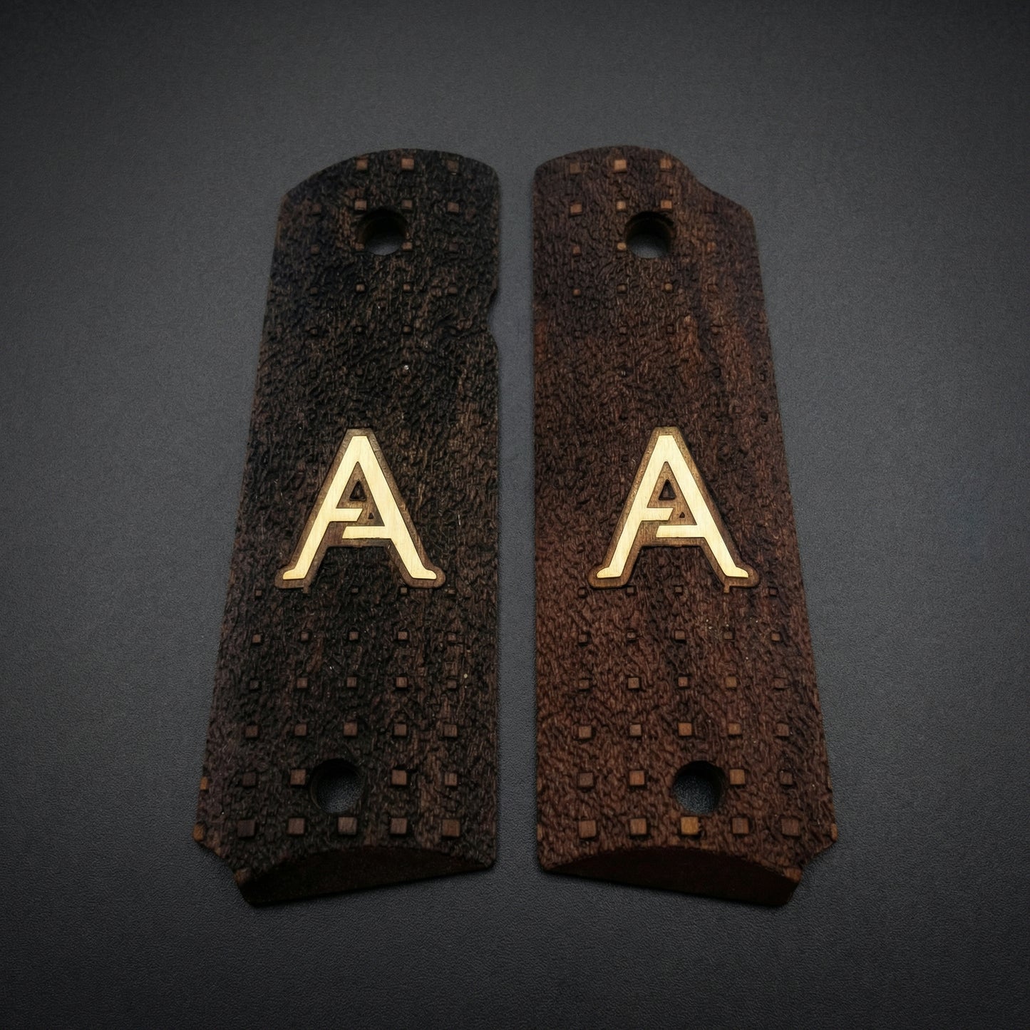 1911 Full Size Grips - Pixel Cube Texture - Personalized Gold Initial